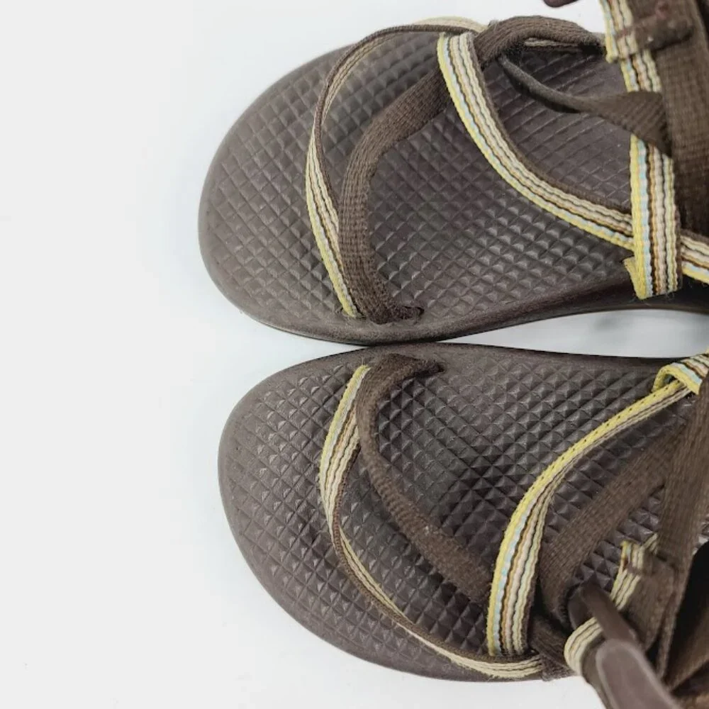 Chaco girl brown